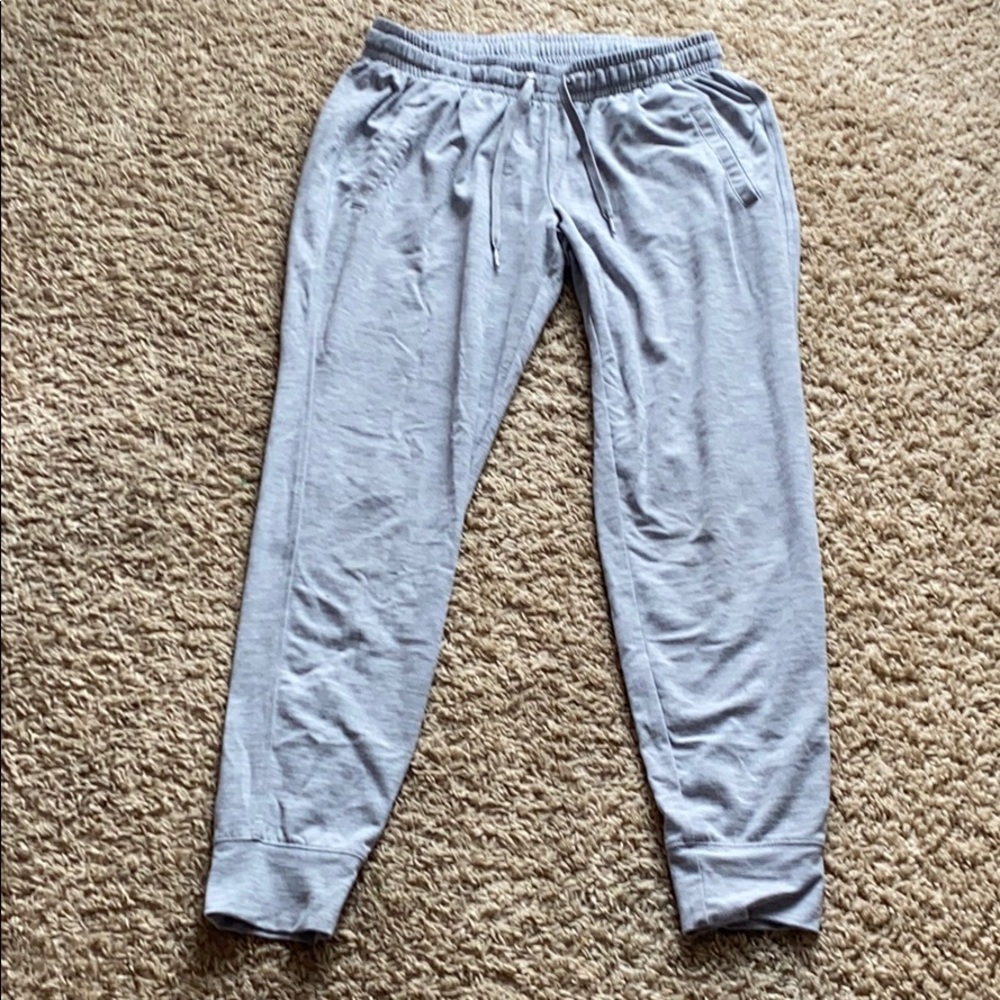 grey sweatpants